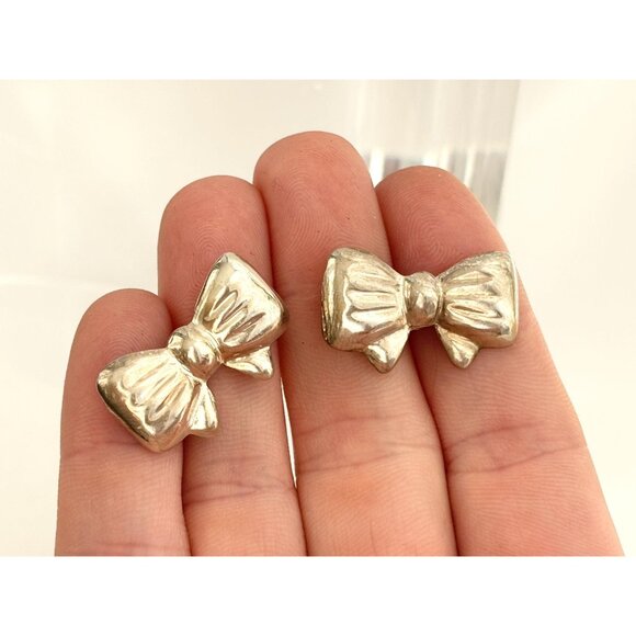 Taxco Mexico Made Sterling Silver 925 Bowtie Shaped Cute Stud Earrings - Picture 9 of 10
